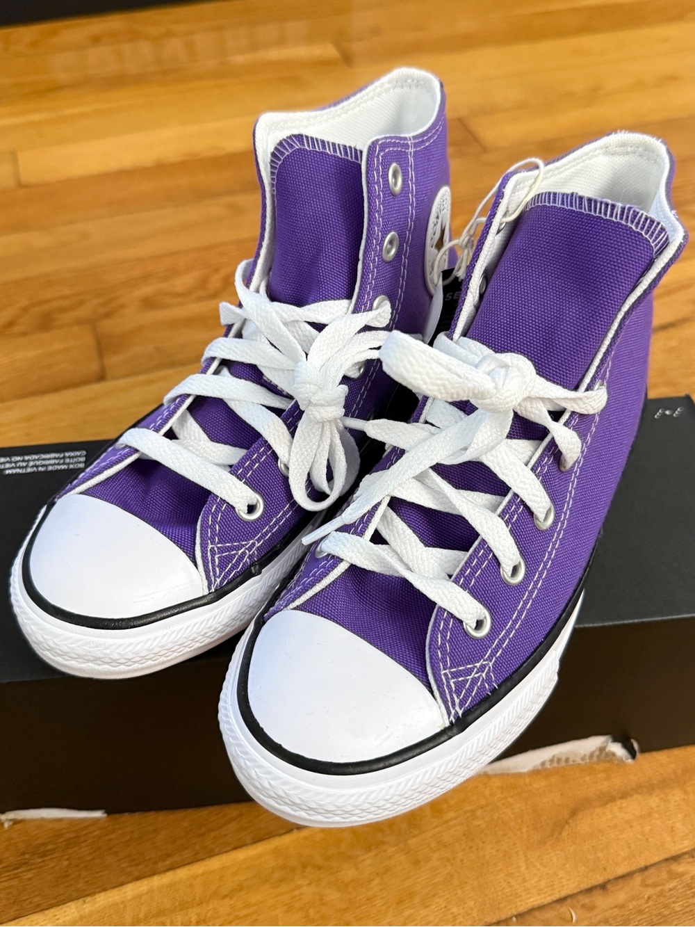 Converse CTAS Purple Sneaker Unisex Kids Canvas High Top Size 2 337833F